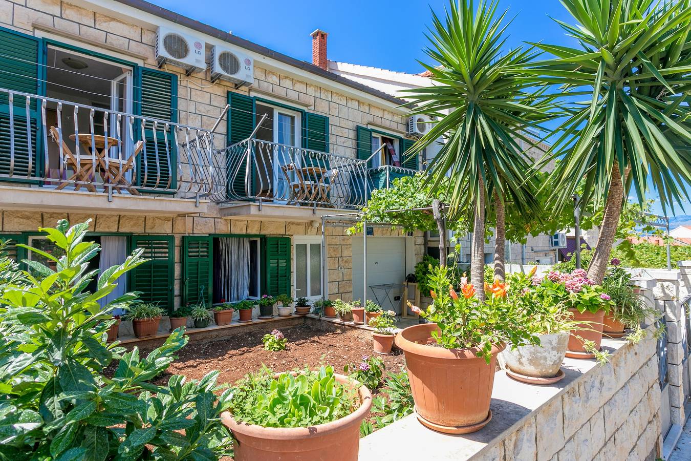 Room with balcony and sea view Supetar, Brač S-5658-c in Supetar, Brac