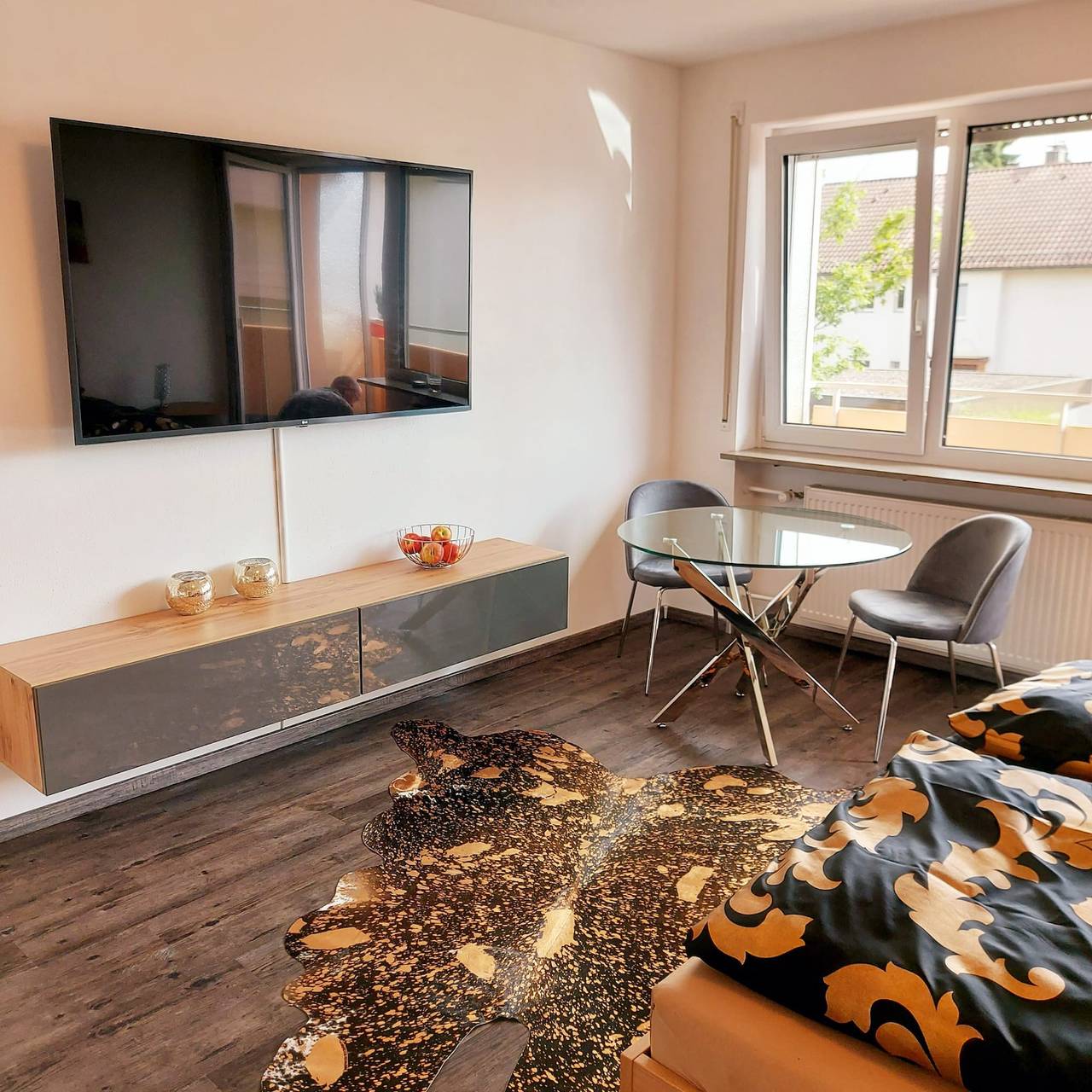 Apartamento entero, Apartamento/estudio 'Lil'Buddy' a pocos minutos a pie de la orilla del lago de Constanza in Immenstaad, Immenstaad am Bodensee