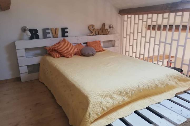 Ganze Wohnung, Self-contained accommodation, private grounds, jacuzzi, near Avignon, Nîmes, Arles in Tarascon, Arles und Umgebung
