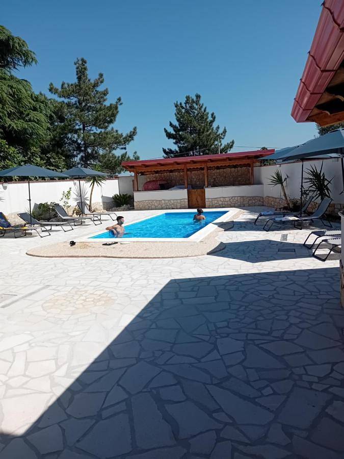 Location de vacances pour 2 personnes, avec piscine ainsi que jardin et vue à Cosenza - 2