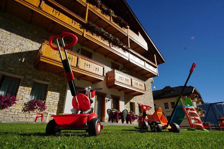 Location de vacances pour 3 personnes, avec vue et sauna ainsi que piscine et jardin à Arabba - 3