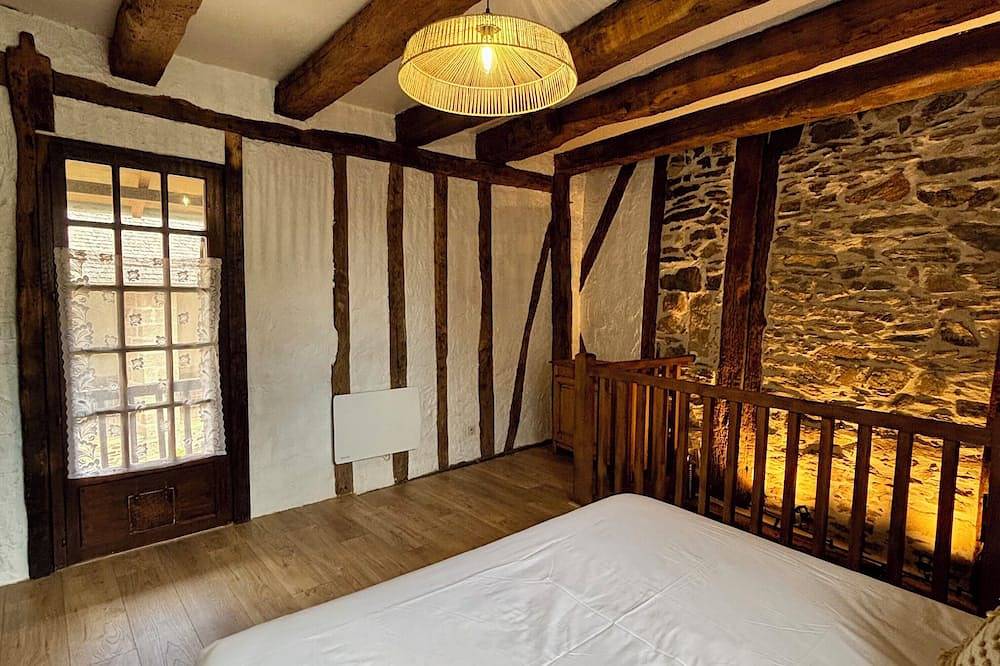 Maison d'Autrefois - Typique - 4 pers. - Dans le bourg de Donzenac in Donzenac, Région de Brive-la-Gaillarde