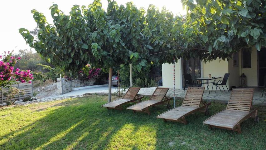 Ferienhaus für 4 Personen, mit Terrasse und Garten sowie Ausblick in Pitsidia - 2