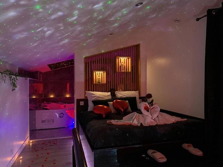 Gîte pour 2 personnes, avec jacuzzi et terrasse, animaux acceptés à Échirolles - 2