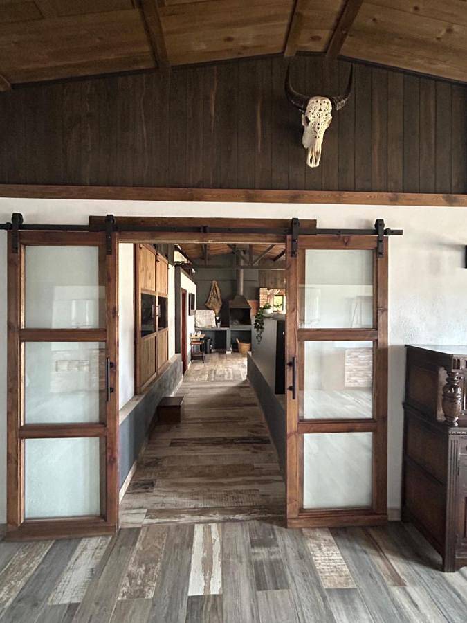 Casa de vacaciones para 11 personas, con piscina además de jardín y vistas, Se admiten mascotas en Provincia de Cuenca