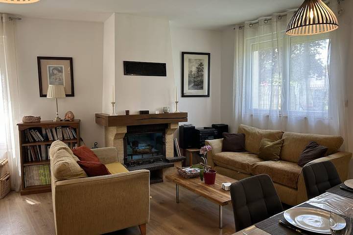 Location de vacances pour 6 personnes, avec jardin et piscine, animaux acceptés dans Doux