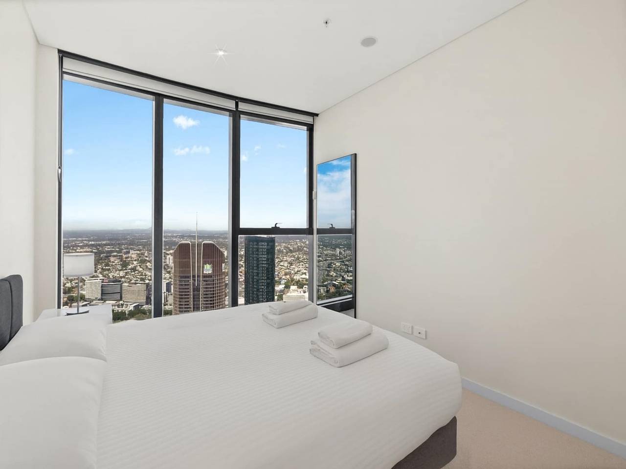 Entire apartment, Panoramic Views Apartment & High-Rise Pool and Gym in Brisbane, Queensland