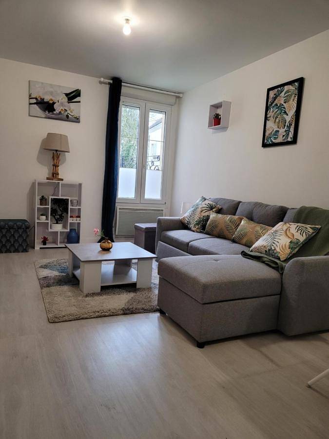 Appartement entier, One-Bedroom Apartment in Survilliers, Val-d'Oise