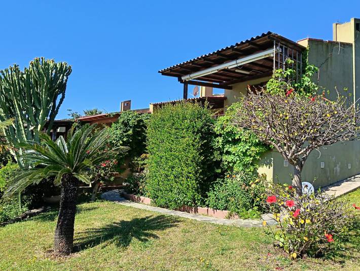 Villa voor 6 personen, met Terras en Tuin in Costa Rei
