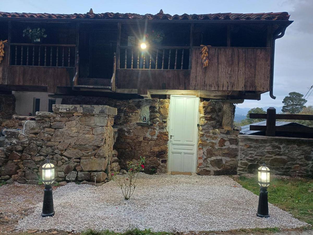 Hotel Rural El Nuevo Semellon Aceptamos Mascotas in Tineo, Cordillera Cantábrica