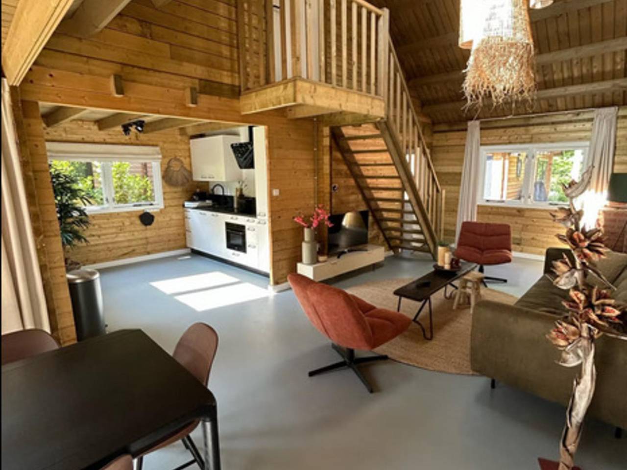 Sfeervol ingericht houten huis met hottub in bos in Soesterberg, Provincie Utrecht