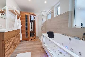 Gîte pour 2 personnes, avec terrasse et jacuzzi ainsi que jardin et sauna à Louviers