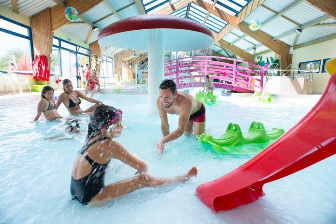Zecamping 4* piscine couverte toboggans pet friendly locatif 28m2 in Pont-Aven, Region de Quimper