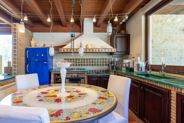 Apartamento 'Giusa' con piscina compartida, Wi-Fi y aire acondicionado in Caltagirone, Caltagirone region