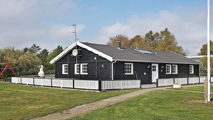 Ferienhaus für 16 Personen, mit Whirlpool und Terrasse sowie Pool und Sauna