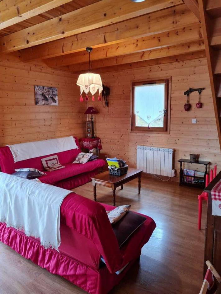 Chalet pour 6 personnes, avec balcon et jardin dans le Cantal - 2