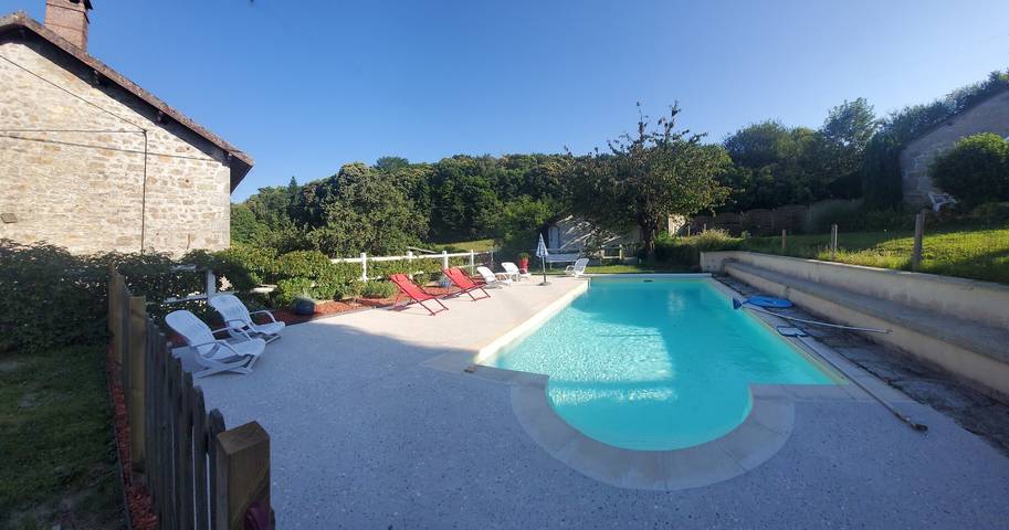 Gîte pour 15 personnes, avec balcon ainsi que jardin et piscine dans le Limousin - 2