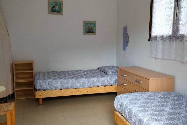 Cozy 4-Room House, 6 Sleeps, 200m from Santa-Giulia Beach, Terrace with BBQ, Parking Included in Santa Giulia, Porto-Vecchio