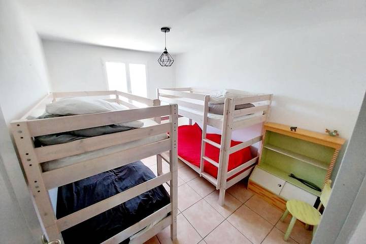 Location de vacances pour 12 personnes, avec terrasse et jardin à Vendémian - 2