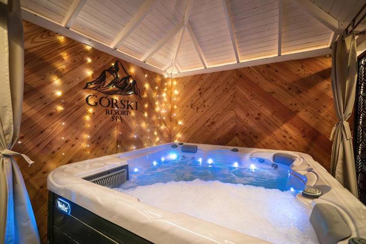 Apartament wakacyjny dla 2 osób, z ogród i widok oraz sauna i basen, zwierzęta dozwolone w Tatry