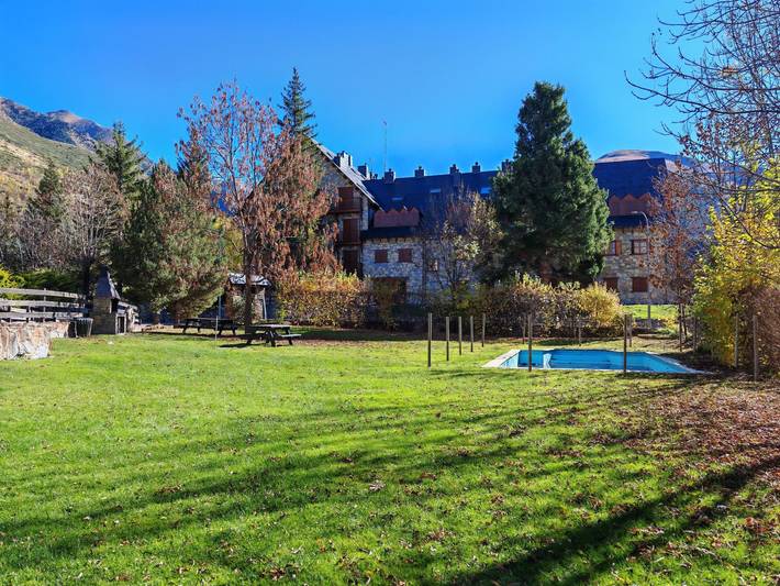 Gîte pour 6 personnes, avec piscine et jardin dans Vallee De Boi - 2