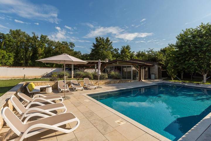 Ferienhaus für 7 Personen, mit Pool
