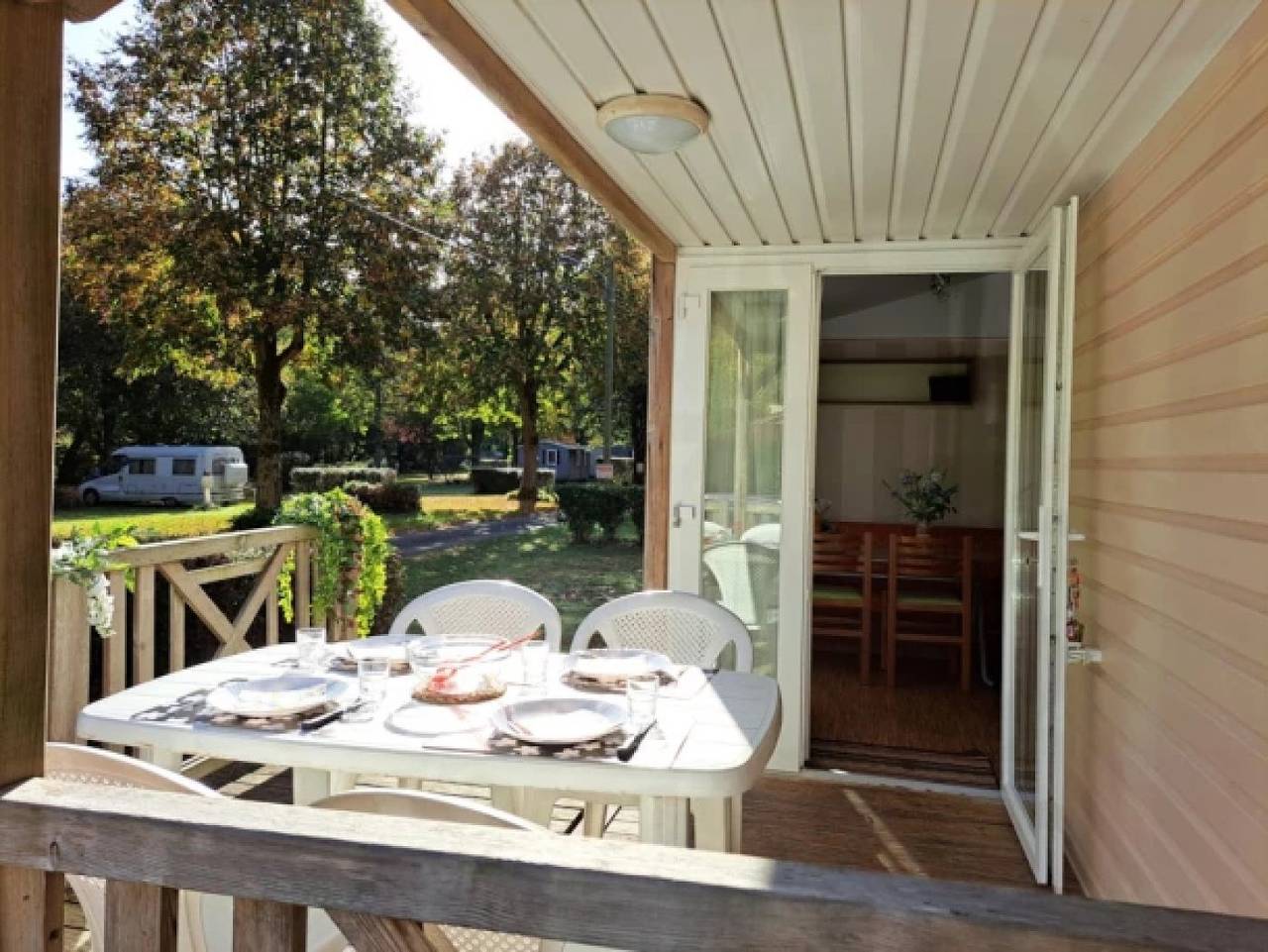 Zecamping 3 étoiles dog friendly environnement calme pataugeoire in Saint-Céré, Lot