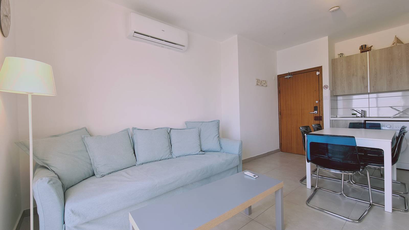 Appartement entier, 68 Lca - Stay Beach Wave Apartment in Mackenzie Beach, District de Larnaca