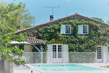 Gîte pour 8 personnes, avec jardin à Capdrot