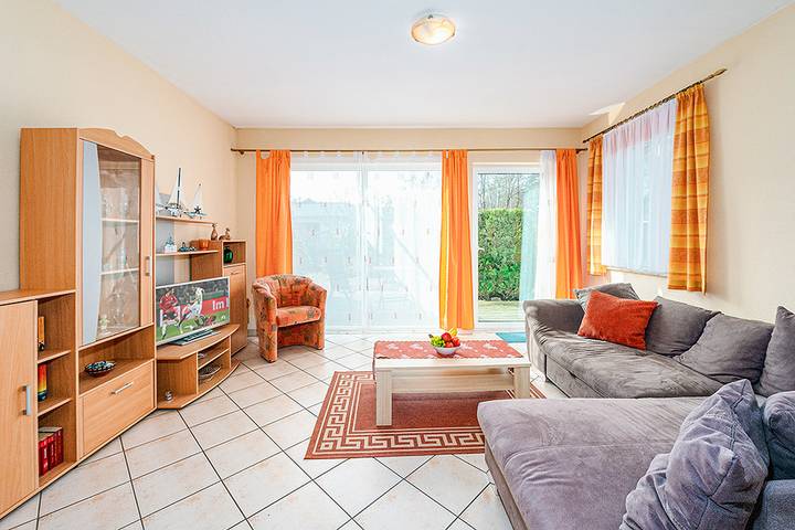 Ganze Ferienwohnung, Fewo Waldstraße Nr. 2 in Ostseebad Glowe, Glowe