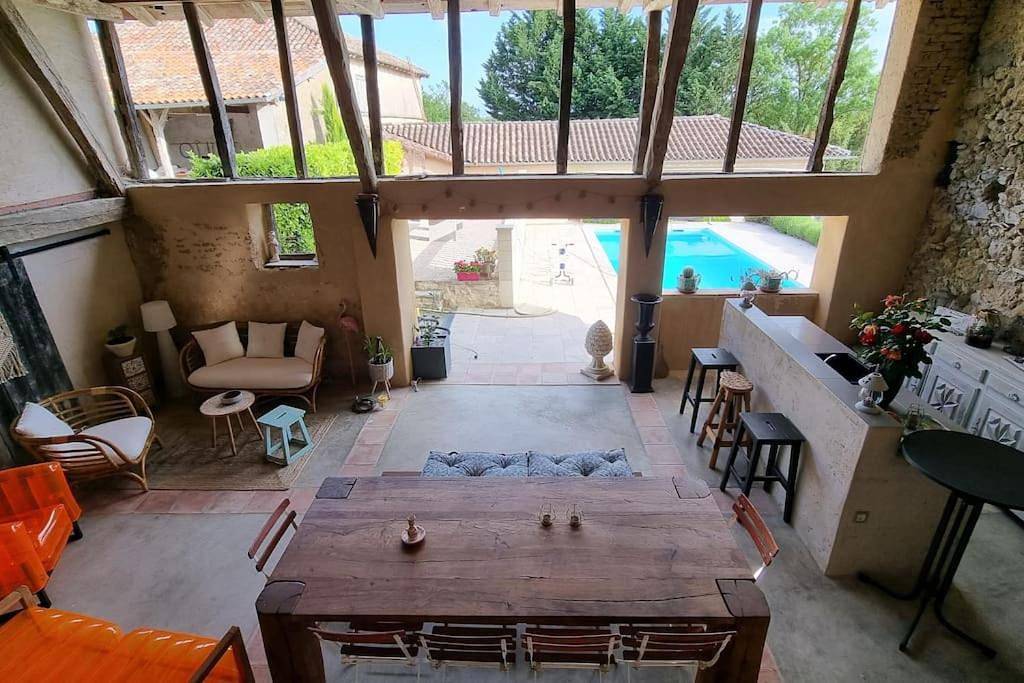Maison avec grange & piscine vue sur les Pyrénées in Puymaurin, Haute-Garonne