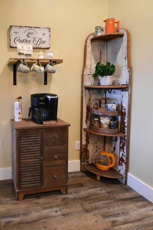 Luxury Mountain Home Retreat • Dog Spa + Hot Tub Near Wolf Laurel in Madison County (NC)