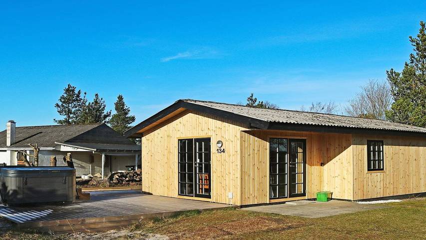 Ferienhaus für 6 Personen, mit Whirlpool und Terrasse in Himmerland