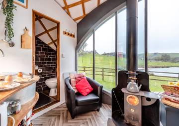 Log Cabin for 2 People in Mid-Wales, Ceredigion, Photo 4
