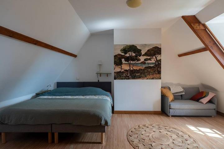 Location de vacances pour 9 personnes, avec vue ainsi que terrasse et piscine, animaux acceptés à Azerat - 3