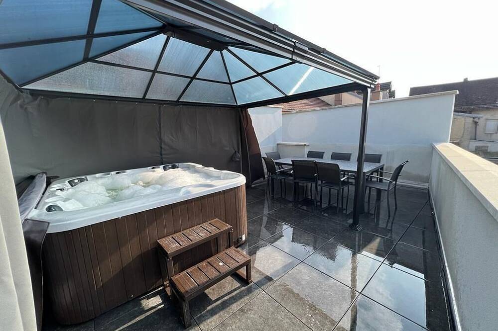 Ganze Wohnung, Apartment with Jacuzzi Downtown Champagnole in Champagnole, Jura
