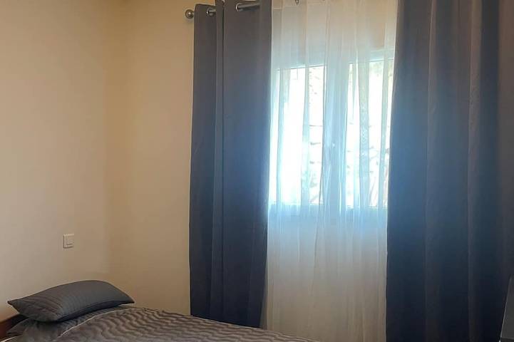 Location de vacances pour 5 personnes, avec jardin ainsi que terrasse et jacuzzi à Montferrat - 3