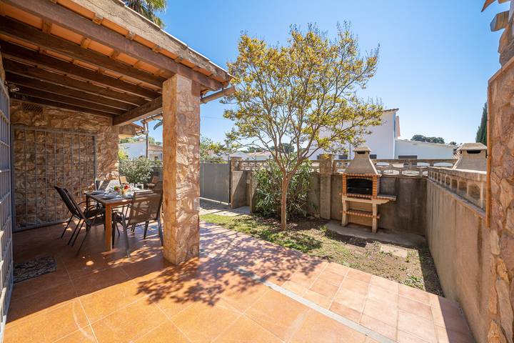 Chalet para 6 personas, con terraza y jardín en Alt Empordà - 4