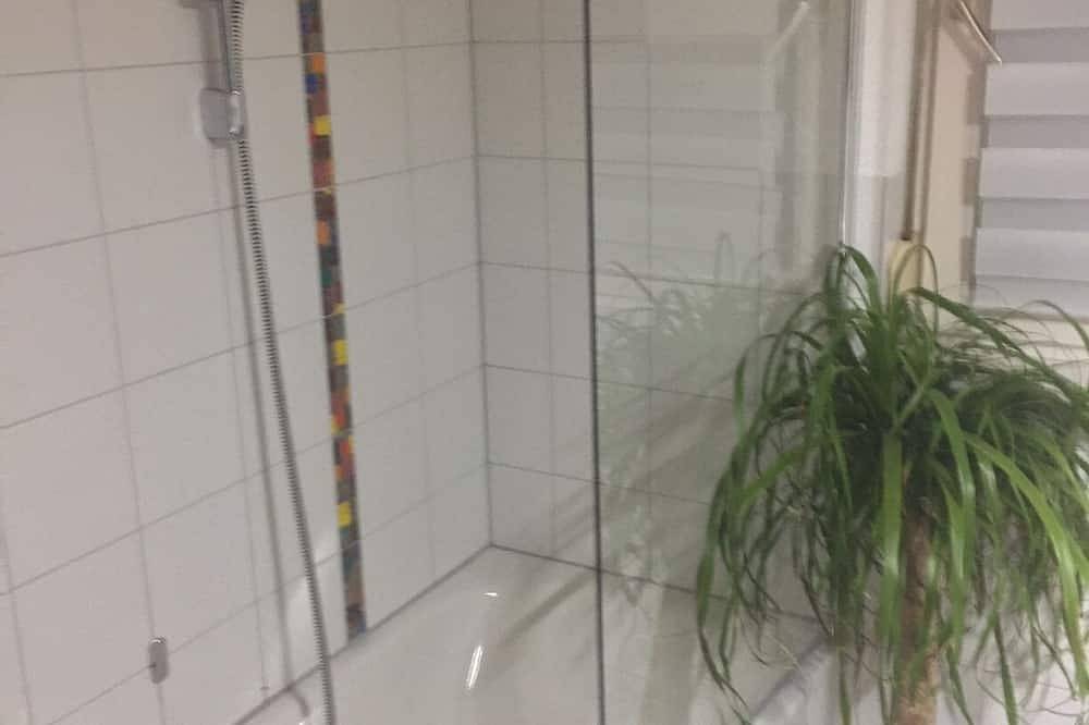 Ganze Wohnung, Charmante 4 Sterne  Wohnung für Kreative - Grenzübergang  Ch - Therme Zurzach in Küssaberg, Landkreis Waldshut