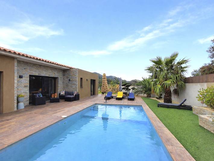 Ferienhaus für 8 Personen, mit Terrasse und Garten