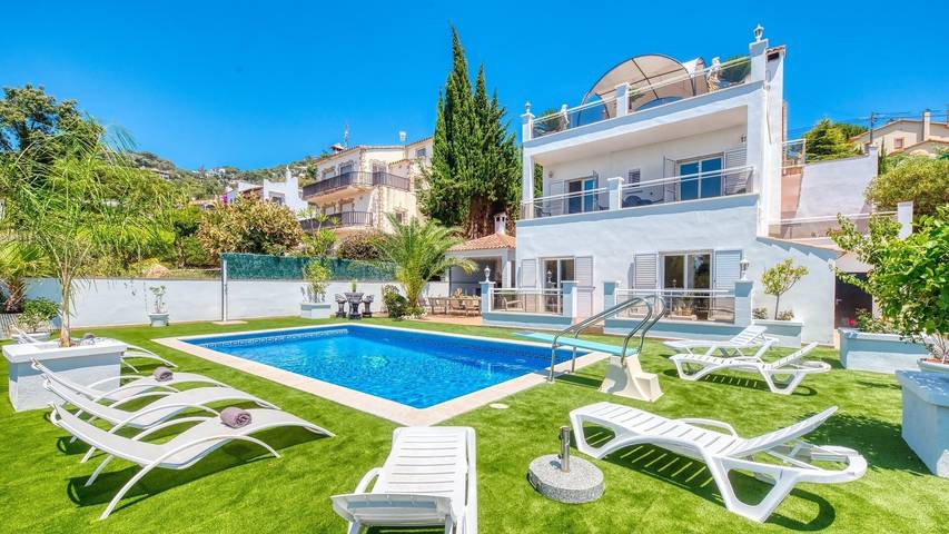 Maison de vacances pour 13 personnes, avec jardin et balcon, animaux acceptés à Lloret de Mar
