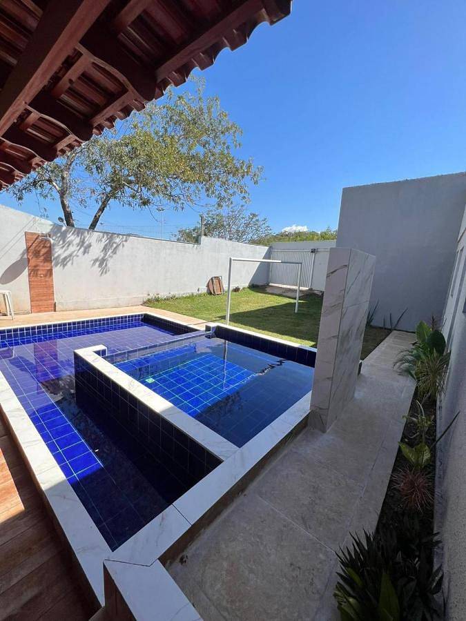 Casas e apartamentos de temporada para 13 pessoas, com jardim e vista e ainda piscina and terraço, com animais de estimação em Barra do Garças