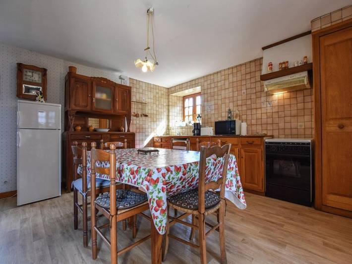 Location de vacances pour 7 personnes, avec terrasse ainsi que piscine et jardin, animaux acceptés à Loubejac - 4