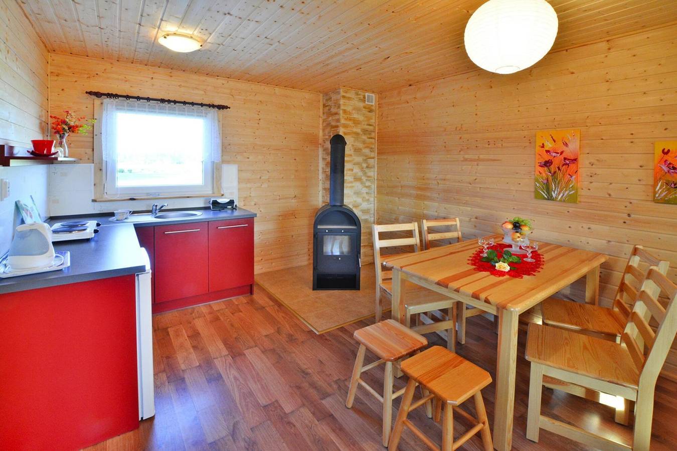 Große, zweistöckige Ferienhäuser mit Terrassen in Powiat Sławieński