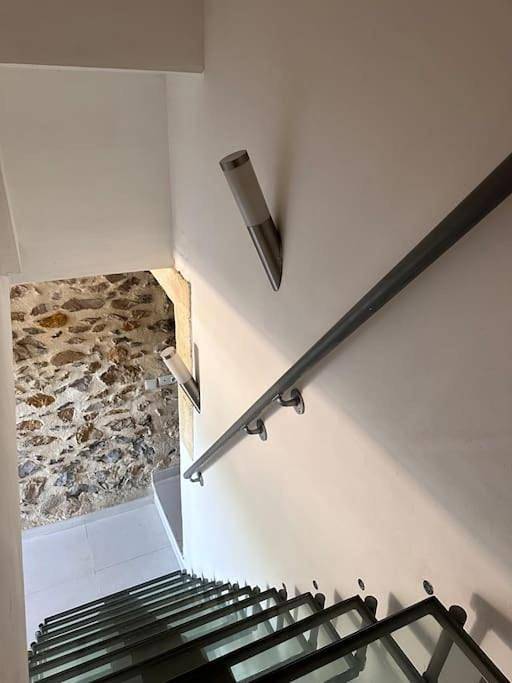 Gîte pour 4 personnes, avec terrasse à Fourques - 2