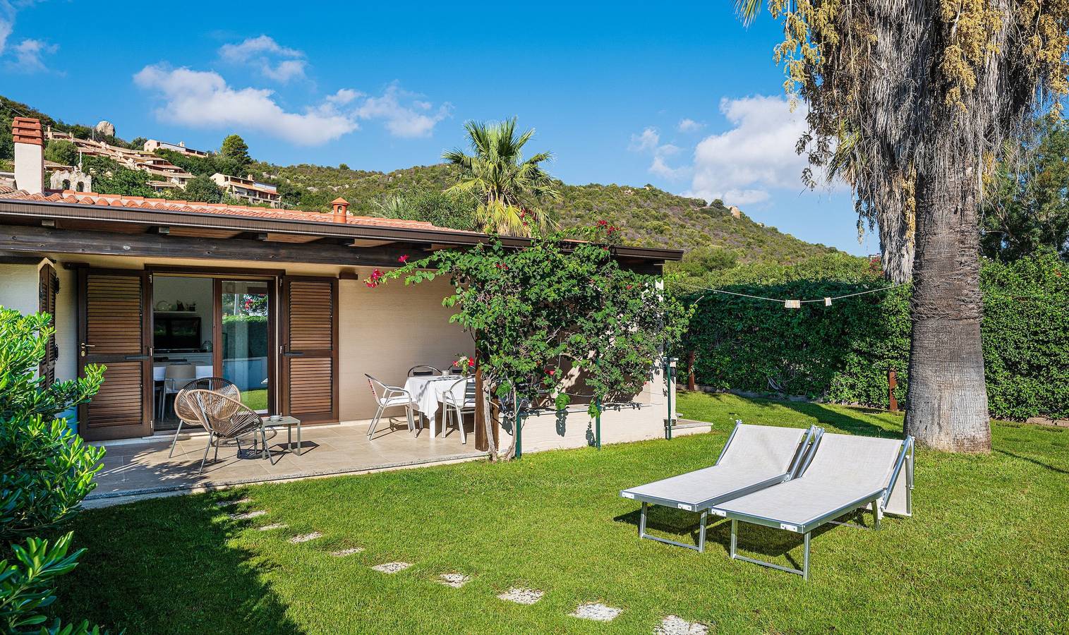 Villa 'Ludovica' avec terrasse privée, Wi-Fi et climatisation in Costa Rei, Muravera