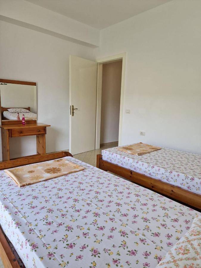 Gîte pour 2 personnes, avec balcon ainsi que vue et jardin dans Borsh - 4