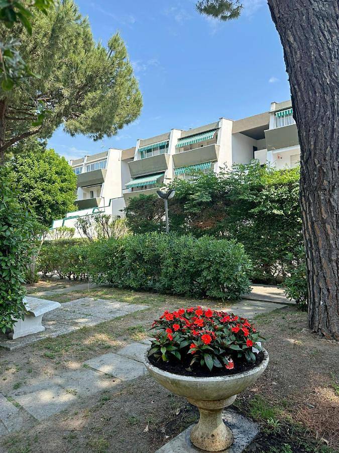 Appartamento per 4 persone, con Balcone e Terrazza nonché Piscina e Panorama a Lido delle Nazioni