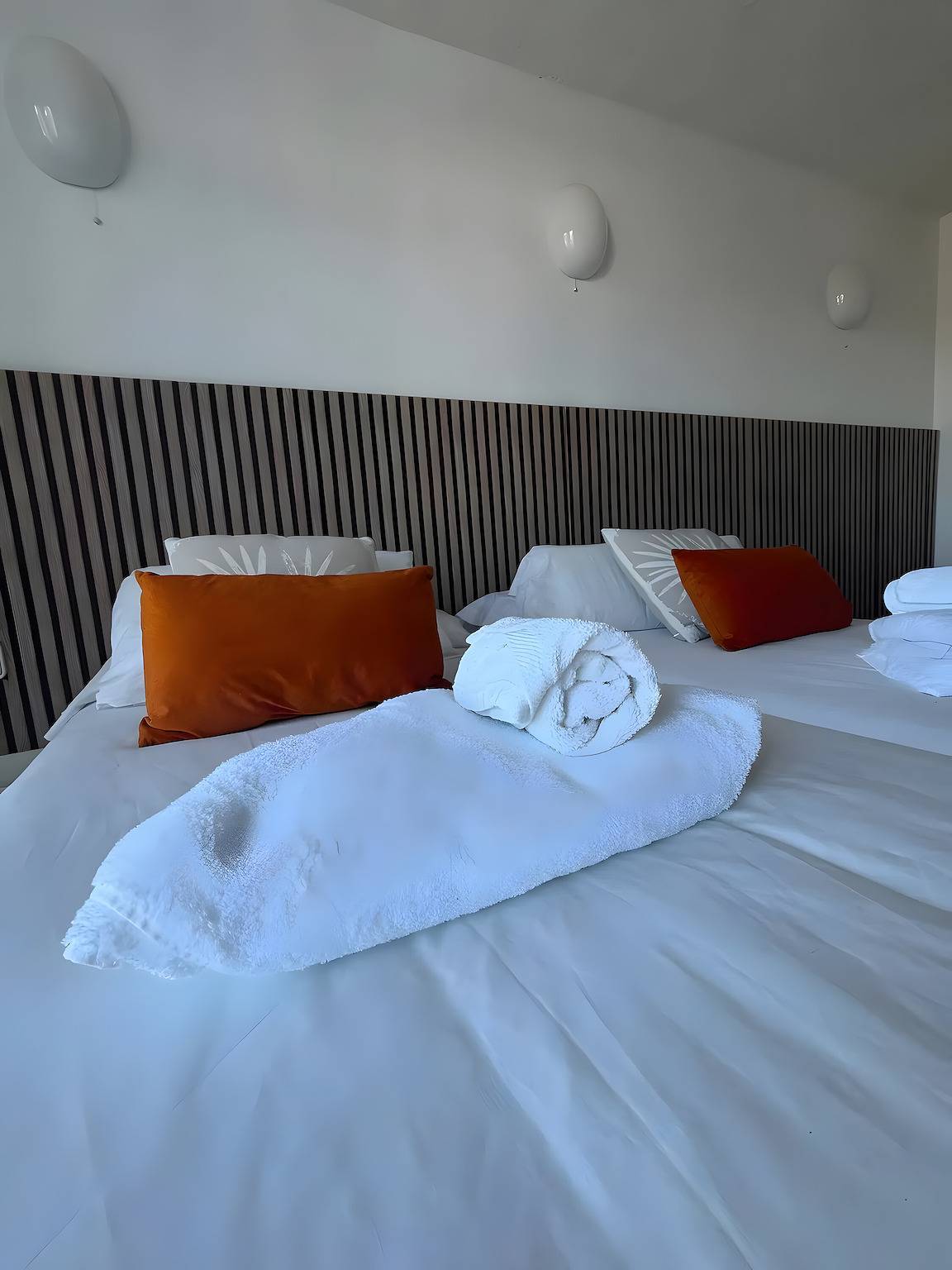 Apartamento en hotel 'Apartamento Doble' con piscina compartida in S'Arenal Petit, San Juan Bautista