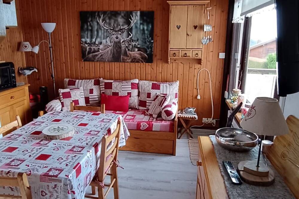 Entire apartment, Cozy apartment near ski slopes with garage in Thollon-les-Mémises, Thonon-les-Bains region
